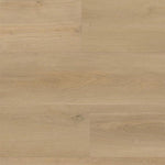 lichte beige eiken vloer met brede planken en subtiele houtnerfstructuur