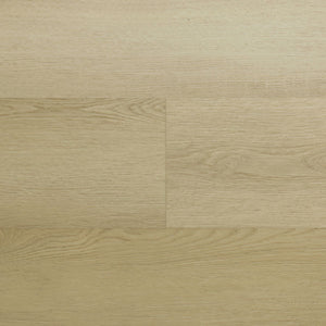 lichte beige eiken vloer met fijne houtnerf en een matte, subtiele structuur in brede planken