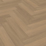 licht beige eiken vloer met visgraatpatroon en subtiele houtstructuur met fijne nerfdetails