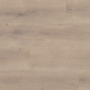 licht beige eiken vloer met brede planken en subtiele houtnerfstructuur met hier en daar noesten zichtbaar