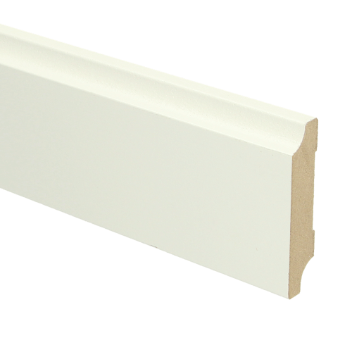 Witte MDF plint met lichte satijnfinish en een afgeronde bovenkant, geschikt als afwerking voor vloeren.