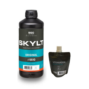 bottle en zak met RIGO SKYLT onzichtbare beschermingslak, zwart met blauwe en witte accenten, productverpakkingen voor vloerlak en verharder