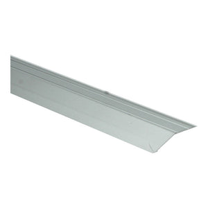 lichtgrijze aluminium overgangsprofielstrip met subtiele rechte groeven en een afgeschuinde rand voor vloerbedekking en laminaat