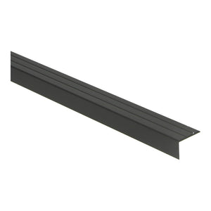 matte zwarte overbruggingstrip met subtiele lineaire structuur en recht profiel voor vloerafwerking