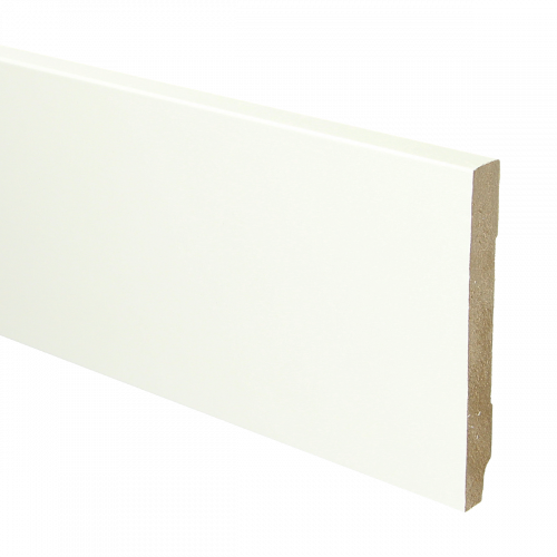 witte plint met rechte bovenkant en licht bruine MDF kern, gladde structuur