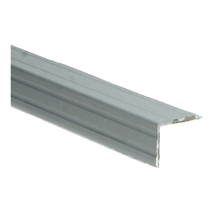 Aluminium overgangsprofiel met L-vormige hoek, zilvergrijs en gladde structuur, geschikt als vloerafwerking bij laminaat, parket of pvc vloeren.
