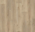 licht beige eiken vloer met rechte planken en subtiele houtnerfstructuur in naturel tinten