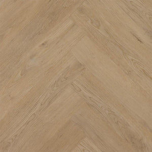licht beige eiken visgraatvloer met een subtiele houtnerfstructuur en brede planken