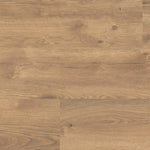 lichte beige eiken vloer met subtiele houtnerfstructuur en matte afwerking, brede planken zonder opvallend patroon