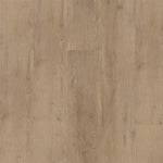 licht beige eiken vloer met een natuurlijke houtstructuur en brede planken zonder duidelijk patroon