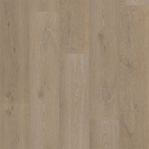 lichte vloer in beige eiken kleur met subtiele houtstructuur en brede planken in recht gelegd patroon