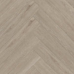 Licht beige eiken vloer met visgraat patroon en subtle houtstructuur