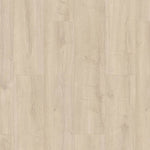 licht beige eiken vloer met rechte planken en subtiele, natuurlijke houtstructuur