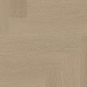 licht beige eiken vloer met subtiel houtnerfstructuur en visgraat patroon, met brede planken en een matte afwerking