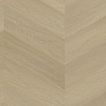 licht beige eiken visgraatvloer met subtiele houtnerfstructuur en brede planken