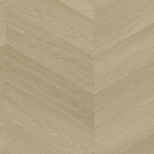 licht beige eiken visgraatvloer met subtiele houtnerfstructuur en brede planken