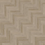 licht beige eiken visgraat vloer met subtiele houtstructuur en brede planken