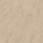 lichte beige eiken vloer met brede planken en een subtiele houtnerfstructuur