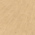 lichte beige eiken vloer met rechte langwerpige planken en subtiele houtnerfstructuur met enkele noesten