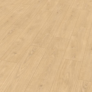 lichte beige eiken vloer met rechte langwerpige planken en subtiele houtnerfstructuur met enkele noesten