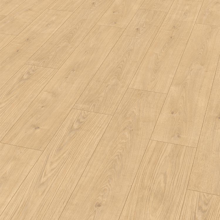 lichte beige eiken vloer met rechte langwerpige planken en subtiele houtnerfstructuur met enkele noesten