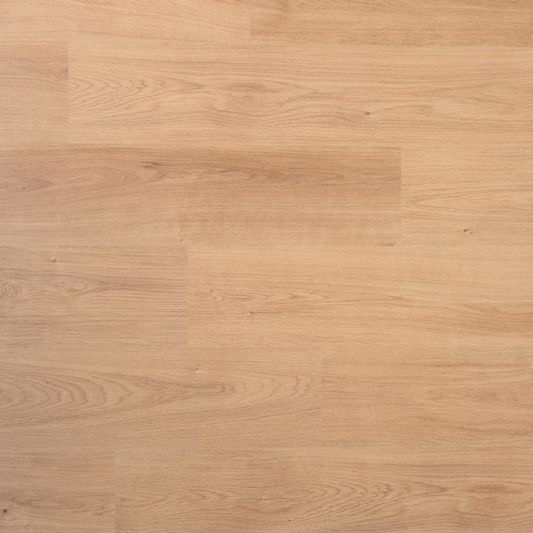 licht eiken vloer met een fijne houtstructuur en brede planken in een natuurlijke tint zonder opvallende noesten of knoesten