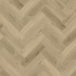 licht beige eiken vloer in visgraat patroon met matte, natuurlijke houtstructuur en subtiele noesten