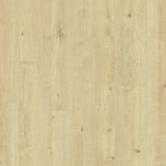 licht beige eiken vloer met brede planken en subtiele houtstructuur met natuurlijke noesten en nerfpatroon