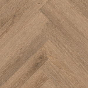 licht beige eiken vloer in visgraatpatroon met subtiele houtnerfstructuur en matte afwerking