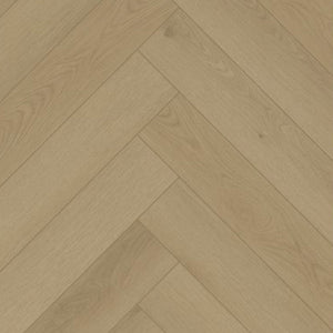 licht beige eiken vloer met visgraat patroon en fijne houtnerf structuur