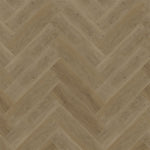 lichte beige eiken vloer met visgraat patroon en subtiele houtnerfstructuur