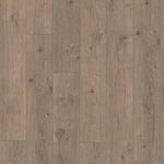 licht grijs eiken vloer met houten structuur, brede planken en subtiele noesten zichtbaar