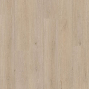 licht beige eiken vloer met brede planken en subtiel houtnerfstructuur