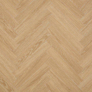 Licht eiken visgraatvloer met een fijne houtstructuur en warme beige tinten.
