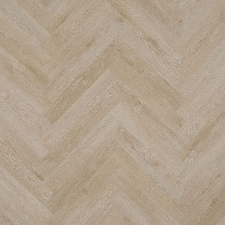 lichte eiken vloer met visgraat patroon en subtiele houtnerf structuur