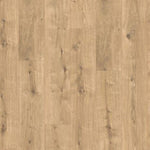 licht beige eiken vloer met natuurlijke houtstructuur en zichtbare noesten in brede planken