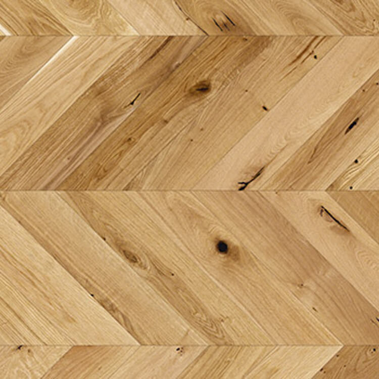 licht eiken visgraatvloer met brede planken en opvallende noesten in natuurlijke houtstructuur