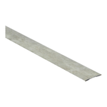 lichte grijs metalen overgangsstrip met vlakke, licht gebogen vorm en matte structuur