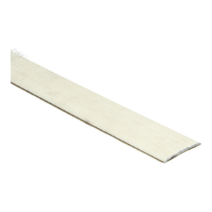 licht beige gemêleerde vloerplint met subtiele fijne structuur en afgeronde bovenkant, smal model