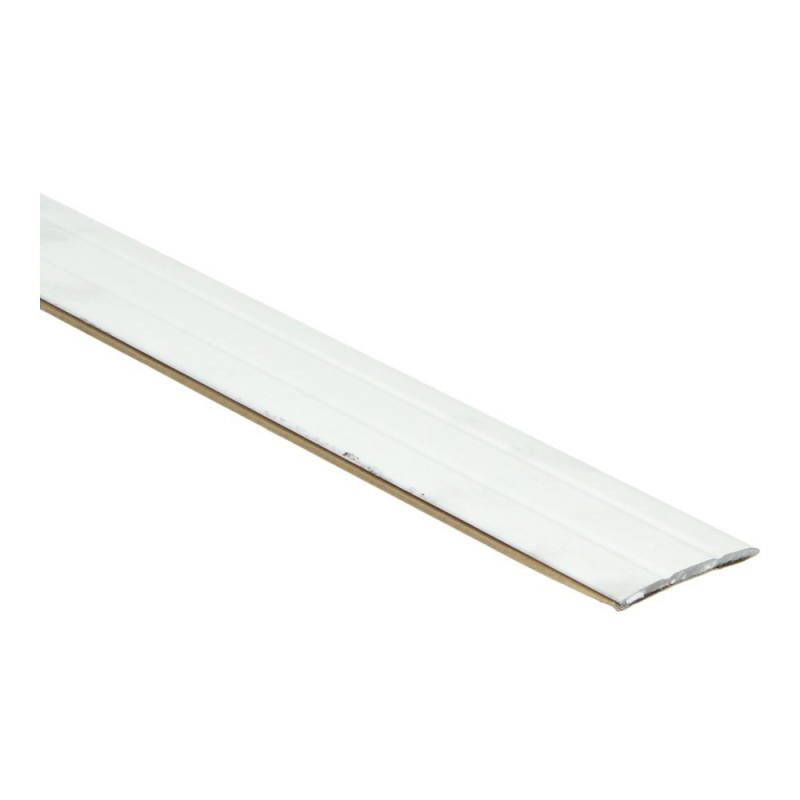 wit metalen drempelstrip met drie ondiepe lengteribbels en gebogen profiel voor vloerafwerking
