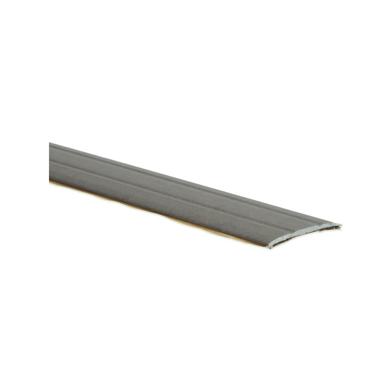 Overgangsprofiel in donkergrijs met een licht gebogen oppervlak en smalle lengtestrepen, geschikt voor vloerafwerking.