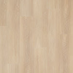 licht eiken vloer met natuurlijke houtstructuur en brede planken in een licht beige tint