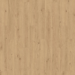 licht eiken vloer met rechte brede planken en subtiele houtnerfstructuur in een natuurlijke beige eikenkleur