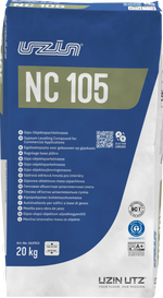Blauwe en witte verpakking met tekst "UZIN NC 105" en productinformatie, een zak van 20 kg egalisatiepasta op gipsbasis voor commerciële toepassingen.