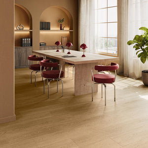 licht beige eiken vloer met een fijne houtnerfstructuur en brede planken in staand patroon