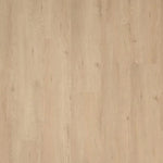 licht beige eiken vloer met subtiele houtnerfvorm en brede planken zonder opvallend patroon