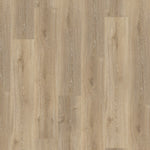 licht beige eiken vloer met rechte brede planken en fijne, natuurlijke houtstructuur met zichtbare noesten en nerven